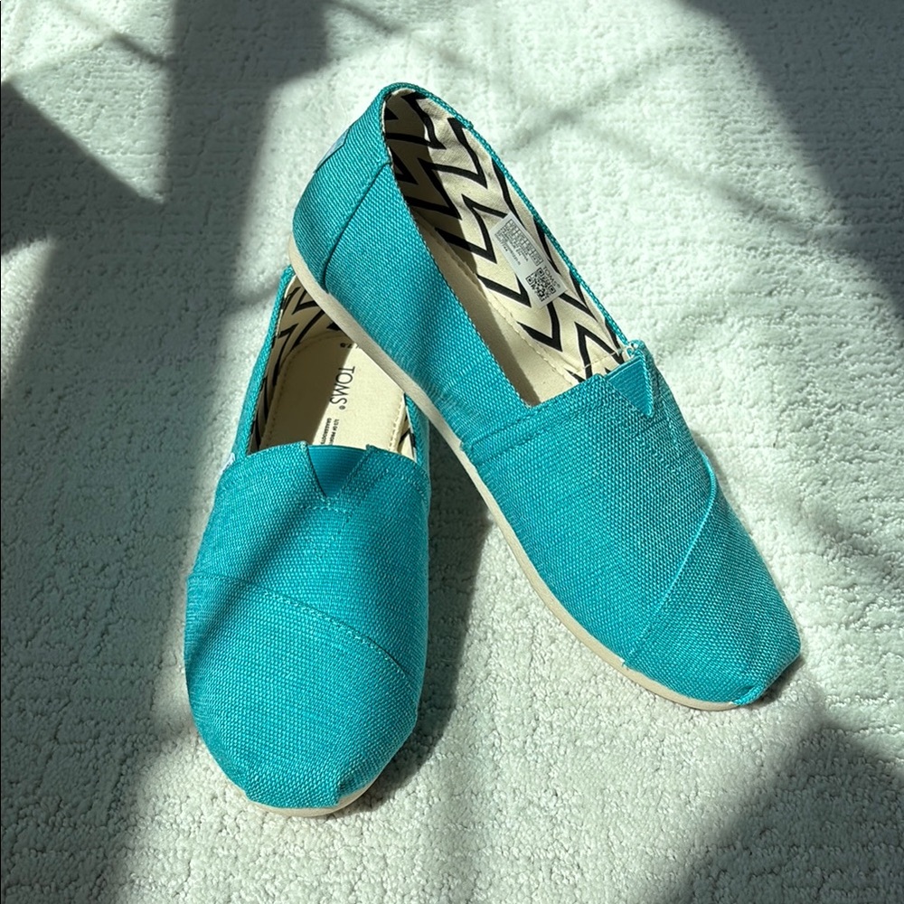 Toms Blue Canvas Flats for Everyday Comfort